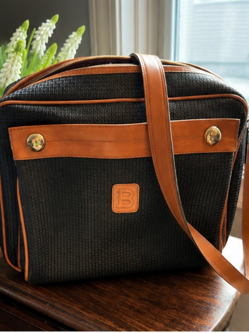 BALLY Black Monogram Crossbody Bag
Timeless Style • Unisex • Made in Italy
